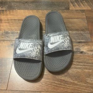 nike slides